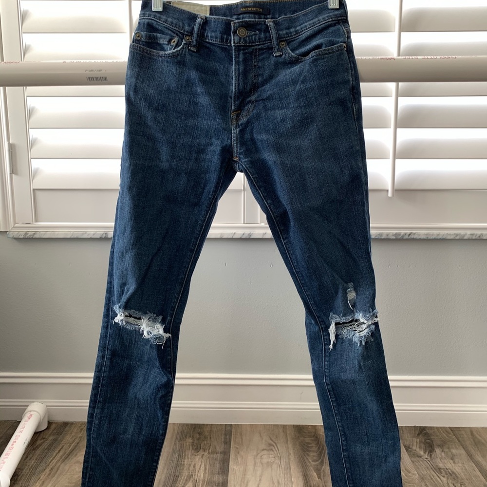 abercrombie and fitch ripped skinny jeans